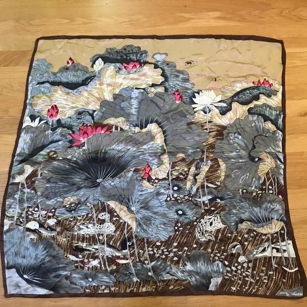 100% Silk Japanese Scarf 33x33in